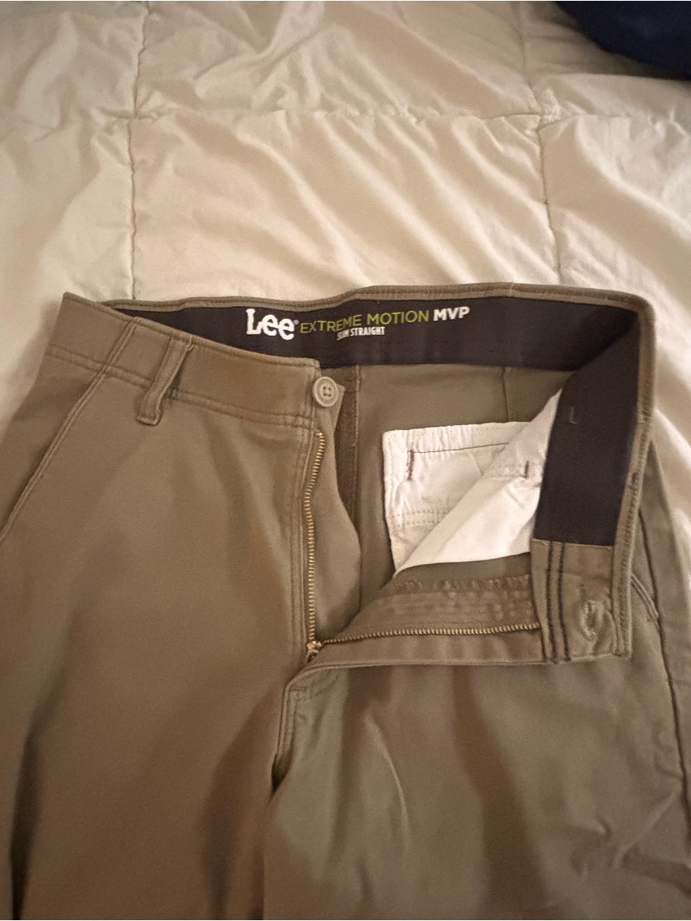 Lee Extreme Motion MVP Slim Straight pants — Khaki